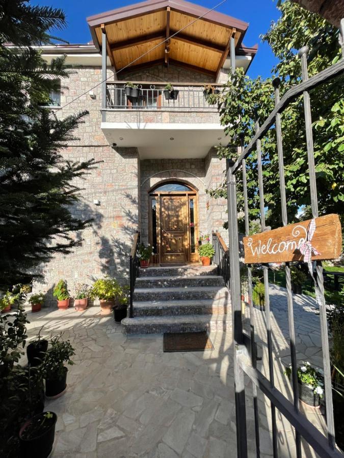 Hotel Bujtina Liana Voskopojë Exterior foto
