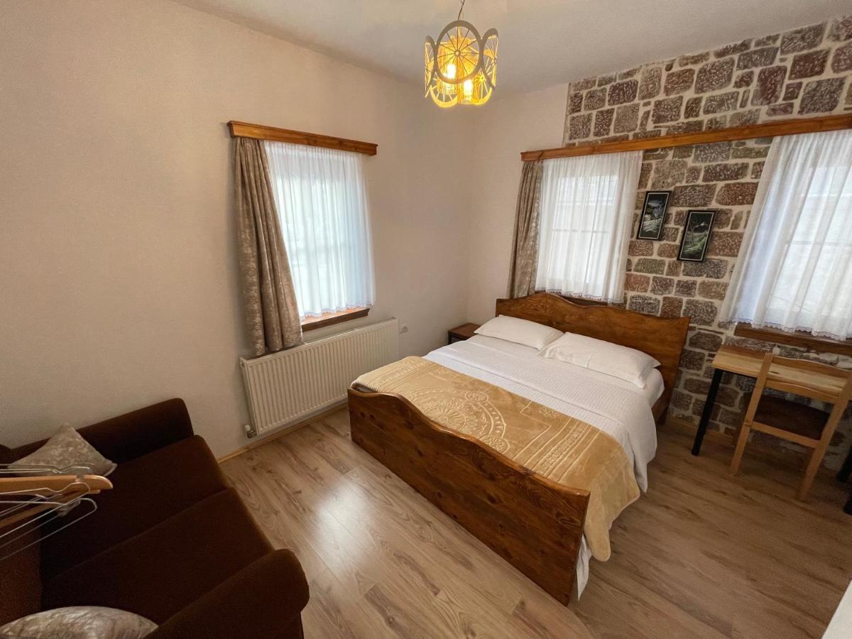Hotel Bujtina Liana Voskopojë Exterior foto