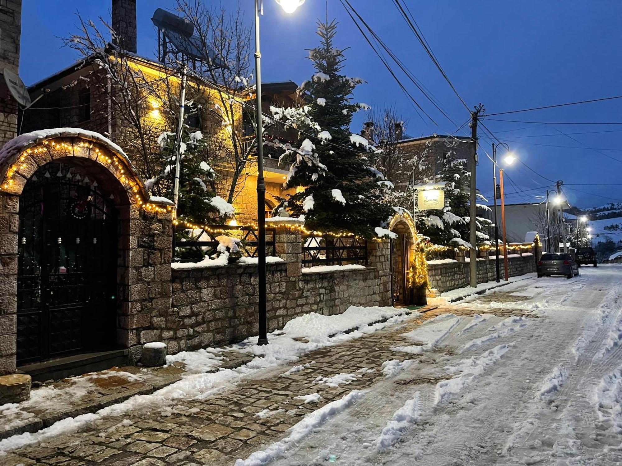 Hotel Bujtina Liana Voskopojë Exterior foto