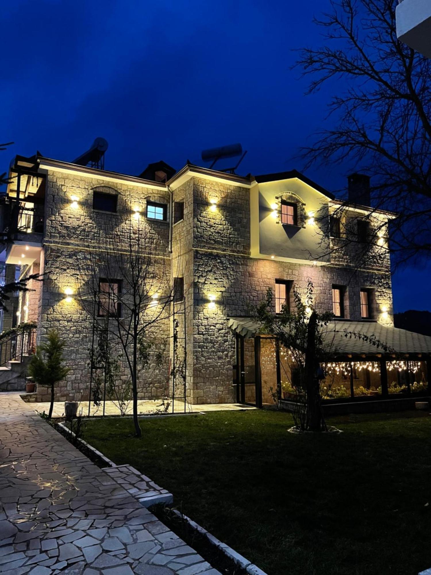 Hotel Bujtina Liana Voskopojë Exterior foto