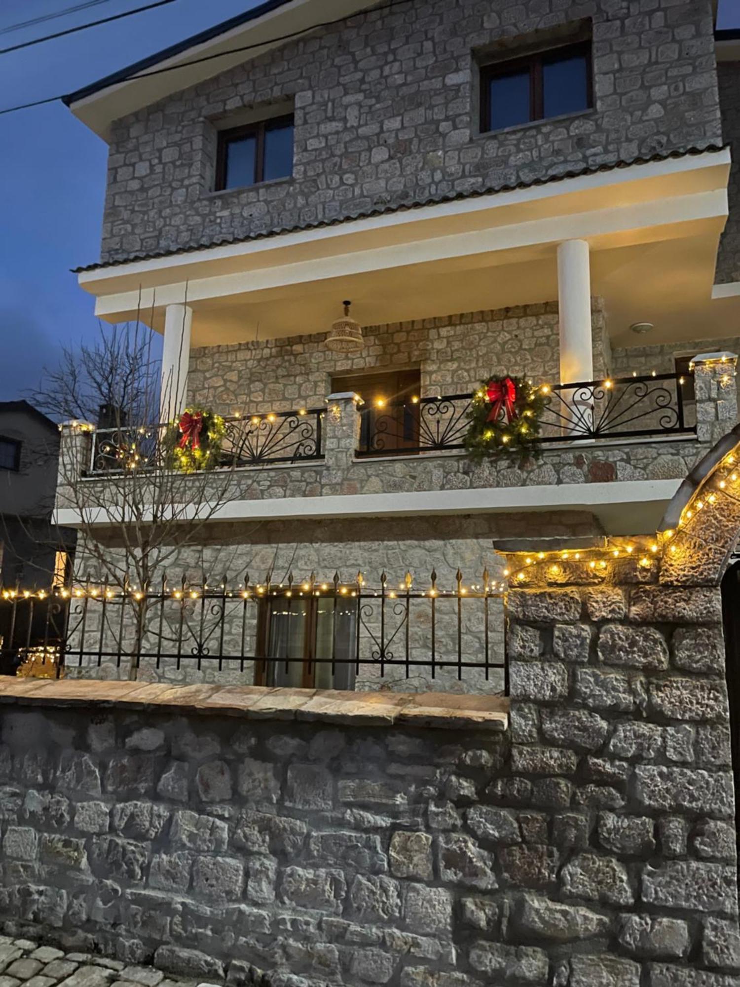 Hotel Bujtina Liana Voskopojë Exterior foto